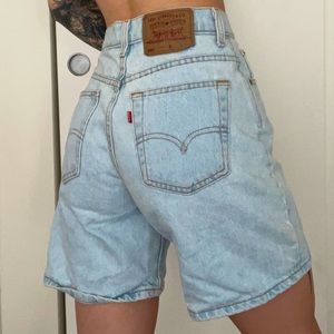 Vintage Levi’s Shorts Highwaisted Lightwash